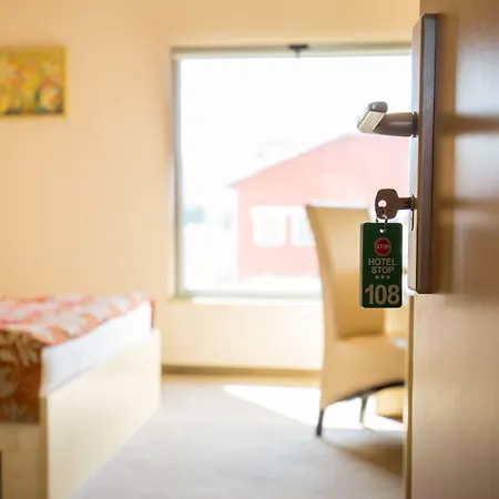 Stop Hotel-2